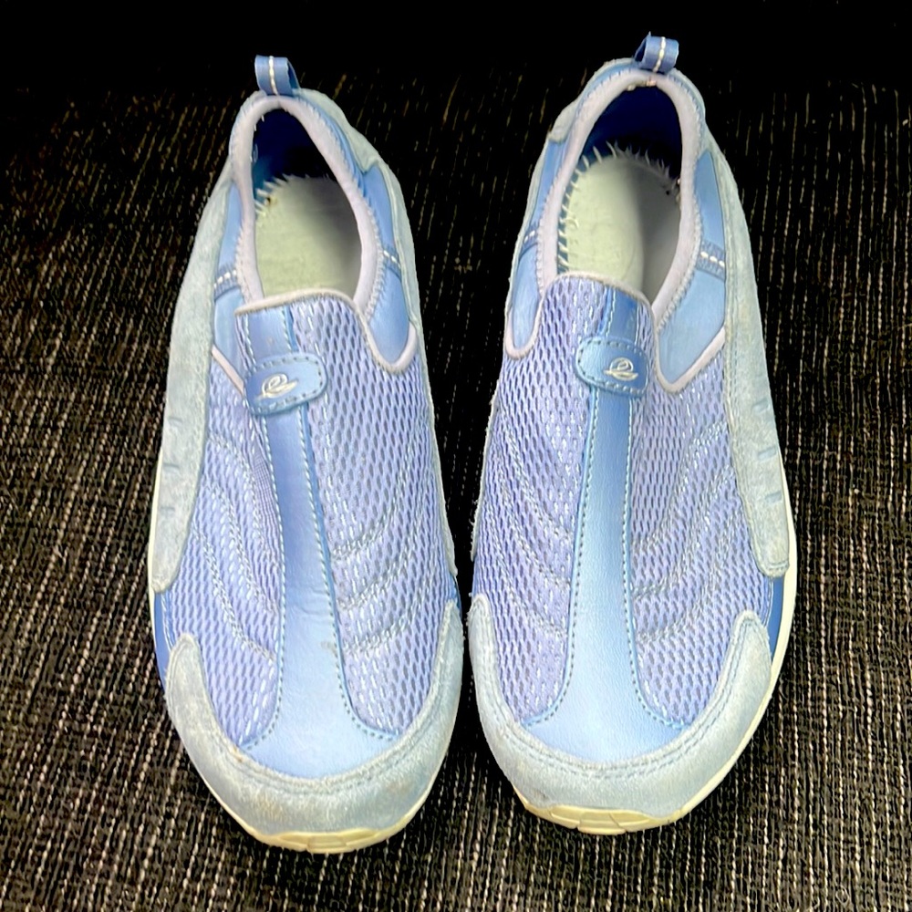 Easy Spirit size 8.5 slip on Sneakers